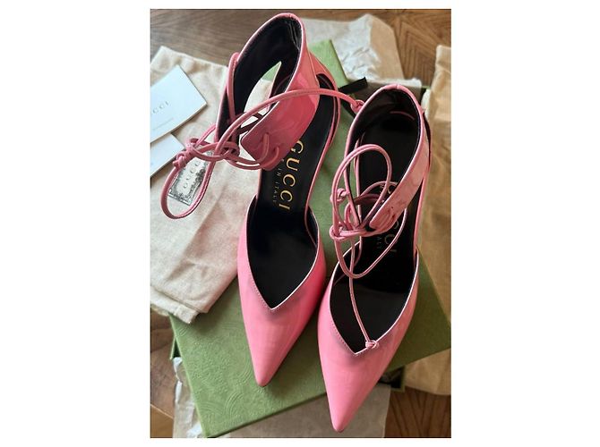 Gucci Priscilla Décolleté in pelle rosa con cinturino - vista 5
