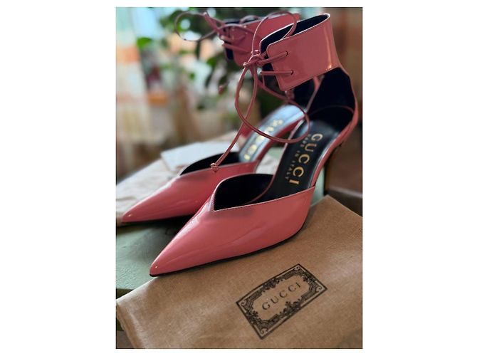 Gucci Priscilla Décolleté in pelle rosa con cinturino - vista 6