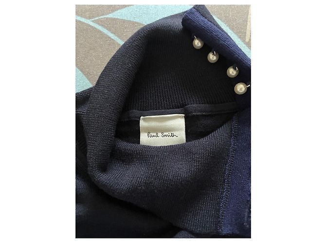 Paul Smith Rollkragenpullover aus Wolle in Marineblau mit Perlmuttknöpfen - Ansicht 2