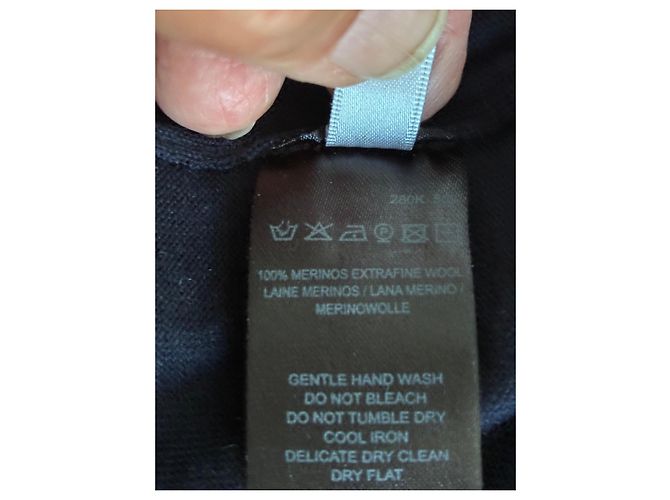 Paul Smith Rollkragenpullover aus Wolle in Marineblau mit Perlmuttknöpfen - Ansicht 9