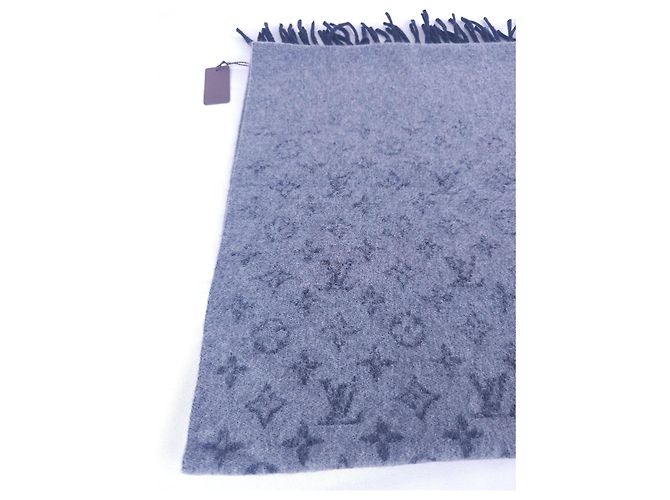 Sciarpa Louis Vuitton Monogram Grigia in Lana e Cashmere - vista 11