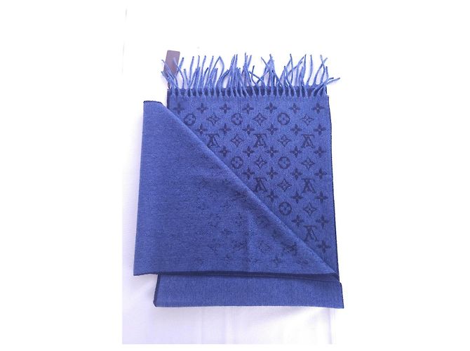 Louis Vuitton Monogram Scarf in Blue Wool and Cashmere - view 10