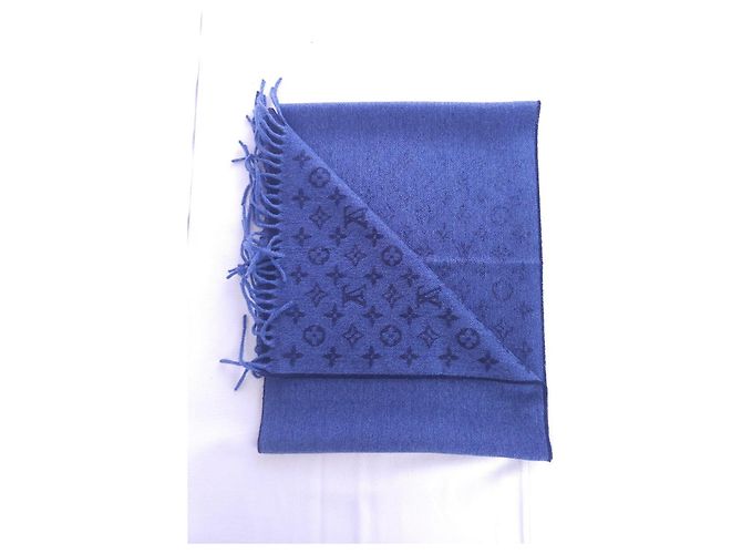 Louis Vuitton Monogram Scarf in Blue Wool and Cashmere - view 12