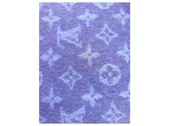 Louis Vuitton Monogram Scarf in Blue Wool and Cashmere - view 15