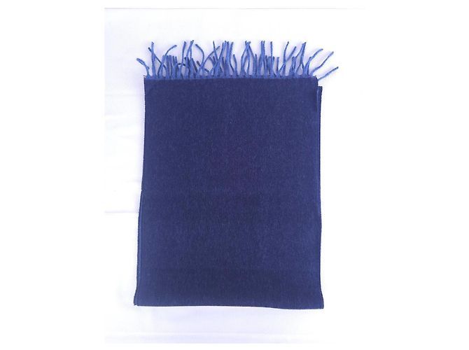 Louis Vuitton Monogram Scarf in Blue Wool and Cashmere - view 2
