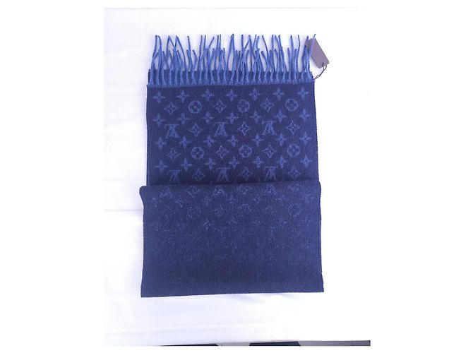 Louis Vuitton Monogram Scarf in Blue Wool and Cashmere - view 3