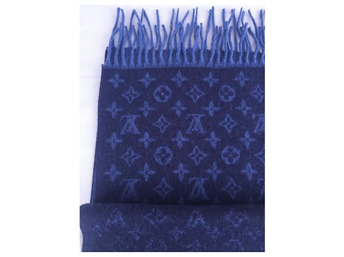 Louis Vuitton Monogram Scarf in Blue Wool and Cashmere - view 4