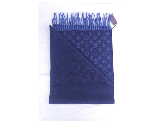 Louis Vuitton Monogram Scarf in Blue Wool and Cashmere - view 5