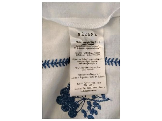 Top de algodão branco SéZane com bordados florais azuis - vista 8
