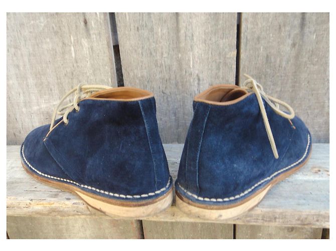 Acne Studios Bottines Chukka en daim bleu marine - vue 4