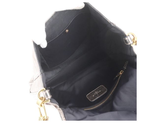 Loewe Anagram Schultertasche aus Leder - Ansicht 7