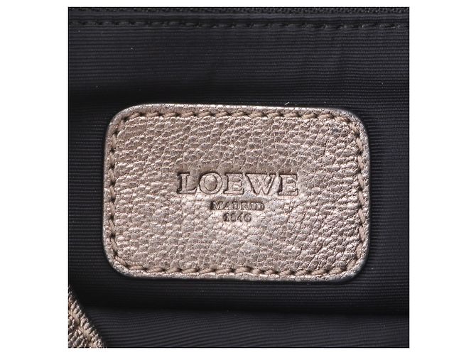 Loewe Anagram Schultertasche aus Leder - Ansicht 8