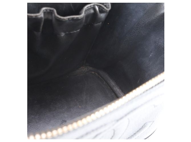 Vanity Necessaire Chanel in pelle Caviar Coco Mark - vista 10