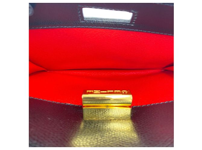 Céline Celine Mini Tote Bag aus Leder mit Vintage-Logo Gravur auf der Hardware - Ansicht 10