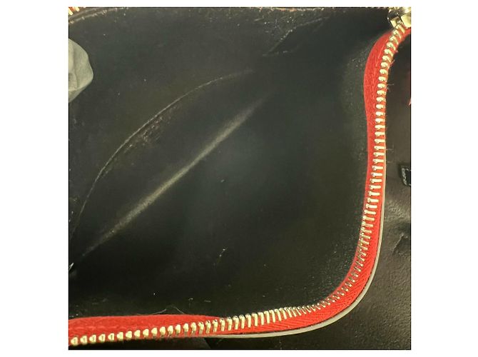 Prada Schultertasche aus Leder mit Dreiecks-Logo - Ansicht 10