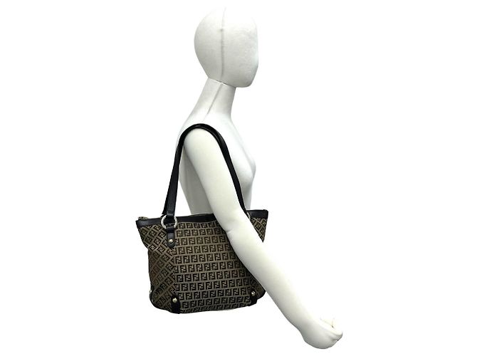Fendi Shopper-Tasche aus Canvas und Leder mit Zucchino FF-Muster - Ansicht 2