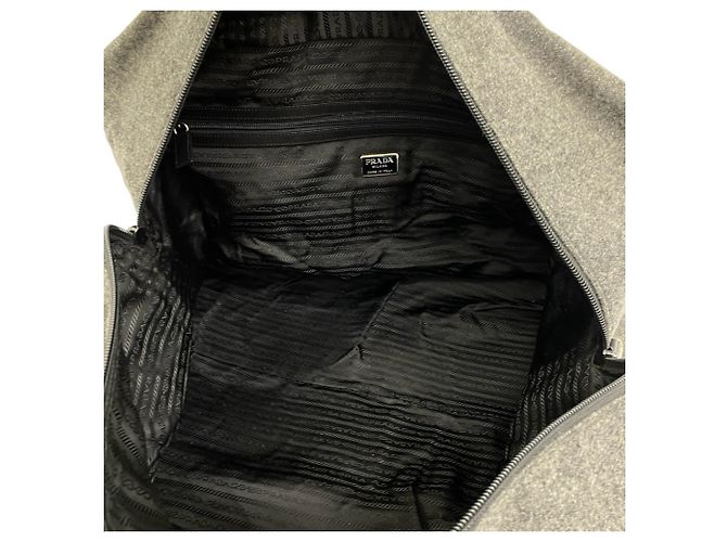 Bolsa Boston 2-Way Prada em nylon e lã cinza - vista 9