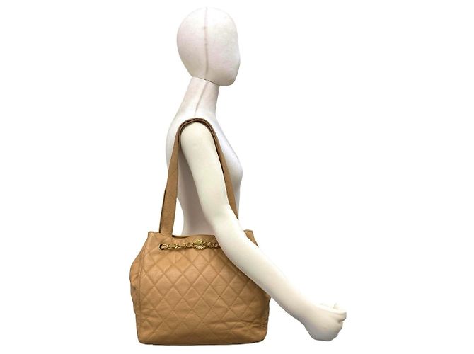 Timeless Bolso Tote Chanel de piel de becerro granulada beige - vista 2