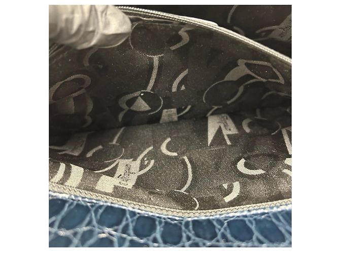 Salvatore Ferragamo Shopper aus Leder in Navy - Ansicht 10