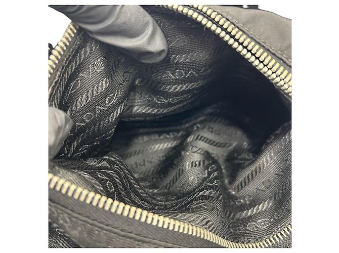 Tote Sac cabas épaule Prada en nylon et cuir - vue 10