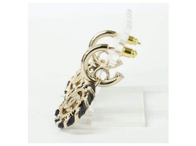 Orecchini Chanel B26C con strass, design a catena e logo Coco Mark - vista 2