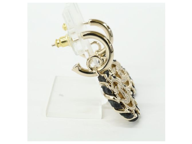 Orecchini Chanel B26C con strass, design a catena e logo Coco Mark - vista 3