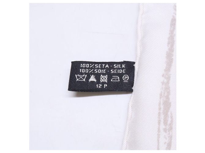 Foulard in seta Chanel 12P CC Coco Mark Clover - vista 8