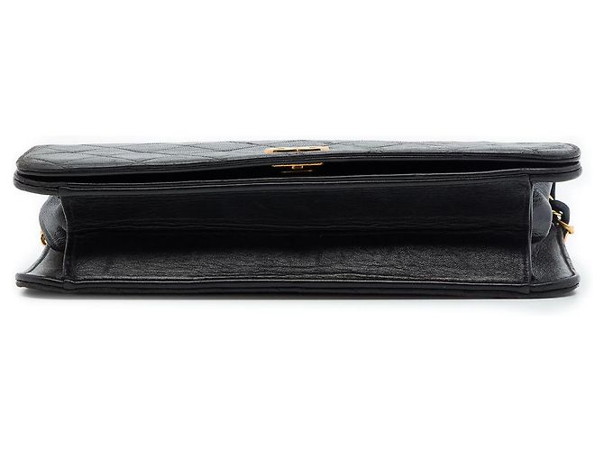 Chanel Black Medium CC Quilted Lambskin Full Flap - vista 3