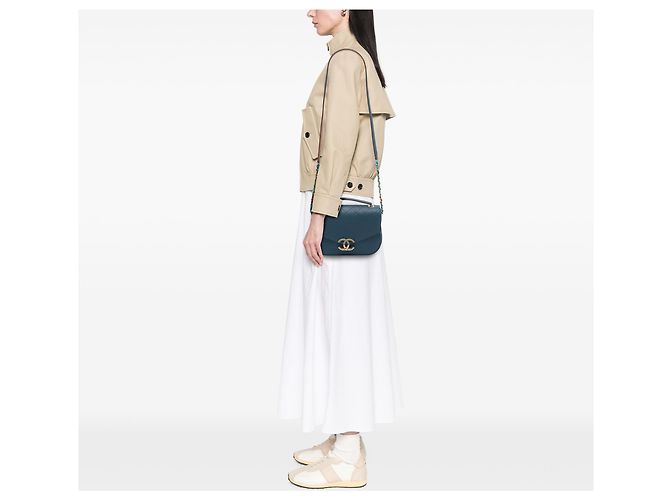 Chanel Blue Paris Cuba Medium Quilted Caviar Thread Around Flap - vista 6