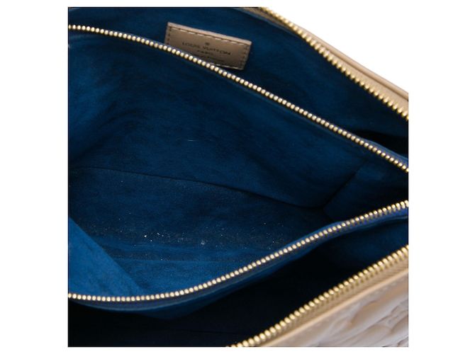 Louis Vuitton Brown Monogram Embossed Puffy Lambskin Coussin PM - vue 4