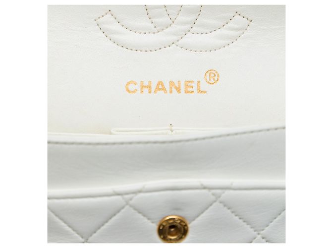 Chanel White Small Classic Lambskin Double Flap - vista 5