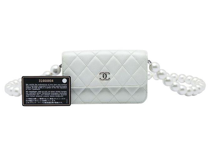 Chanel White CC Quilted Lambskin Maxi Pearl Chain Strap - vista 6