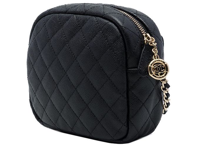 Bolsa Day Camera Chanel CC acolchoada em couro Caviar preto - vista 2