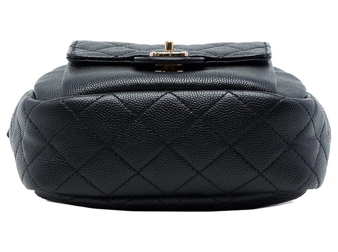 Bolsa Day Camera Chanel CC acolchoada em couro Caviar preto - vista 3