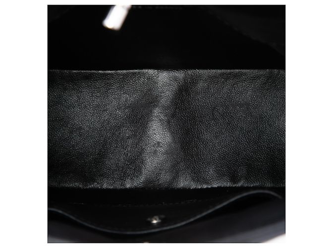 Chanel Black CC Quilted Lambskin Chain Crossbody - vista 4