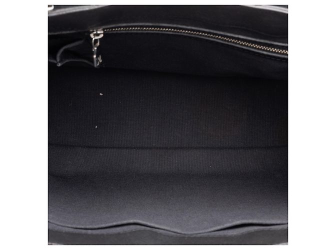 Louis Vuitton Black Taiga Kasbek PM - vista 4