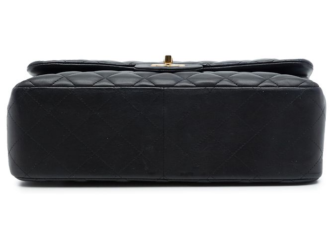 Chanel Black Jumbo Classic Lambskin Double Flap - vista 3