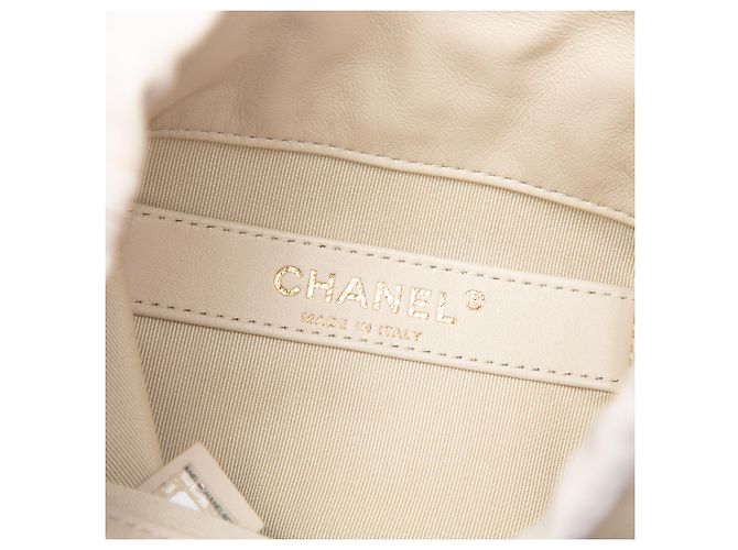 Borsa secchiello Chanel Mini in lambskin bianca con coulisse e catena CC - vista 5