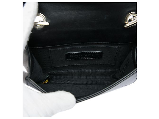 Chanel Black CC Patent and Acrylic Crystal Embellished Boy Brick Flap - Ansicht 4