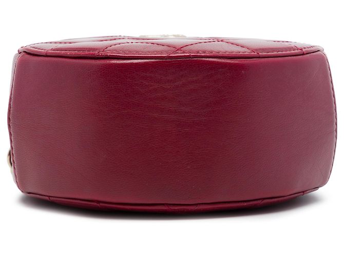 Clutch redonda Chanel Red CC de piel de cordero acolchada con cadena - vista 3