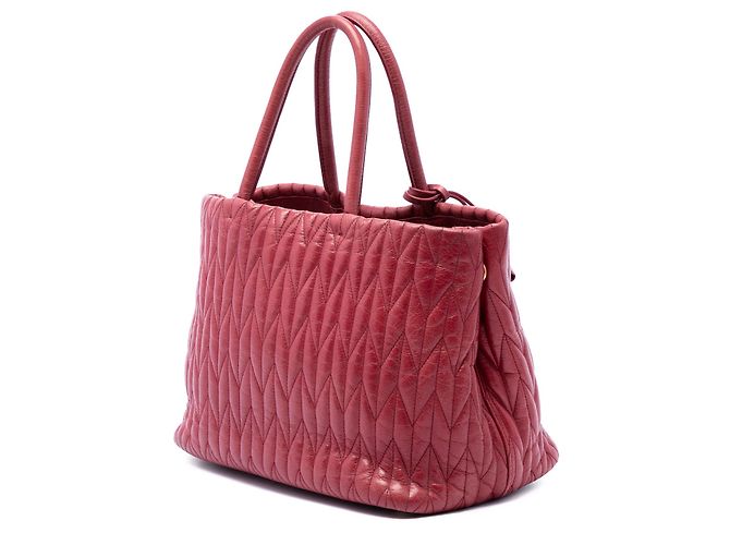 Miu Miu Red Medium Matelasse Vitello Shine Double Handle Tote - vista 2