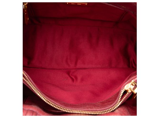 Miu Miu Red Medium Matelasse Vitello Shine Double Handle Tote - vista 4