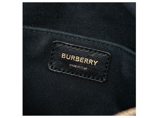 Burberry Camera Bag aus House Check Canvas in Beige - Ansicht 5