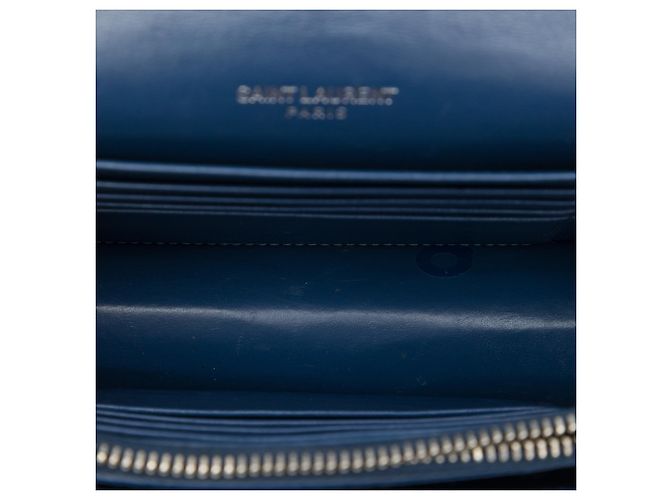 Autre Marque Saint Laurent Portafoglio Sunset con catena Mini in pelle embossed croc blu con monogramma - vista 4