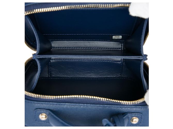 Chanel Blue Small Caviar CC Filigree Vanity Case - vista 4