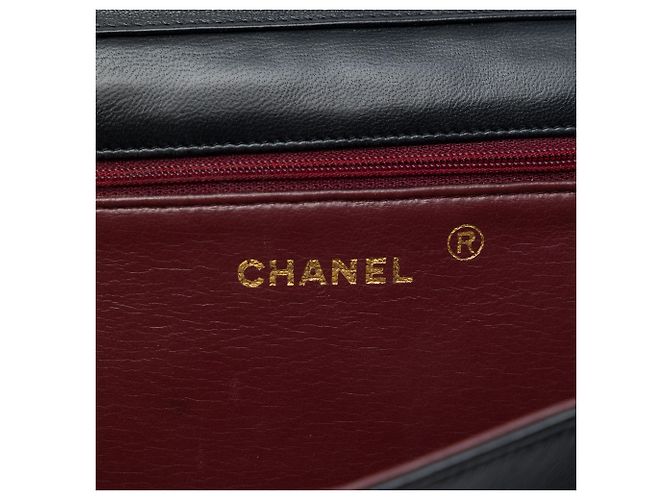 Chanel Black CC Quilted Lambskin Full Single Flap - vista 5