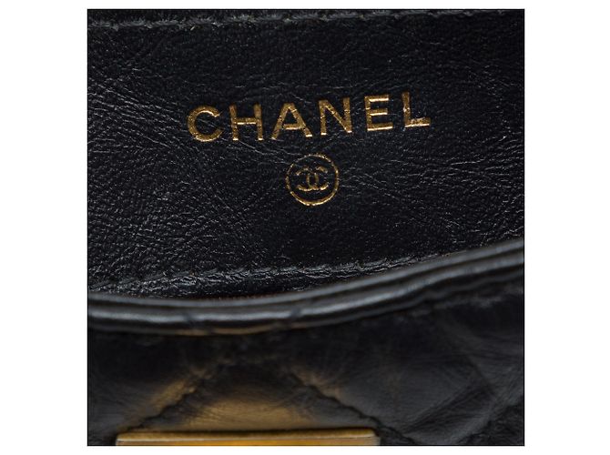 Portacellulare Chanel Reissue 2.55 in pelle di vitello trapuntata nera con catena - vista 5