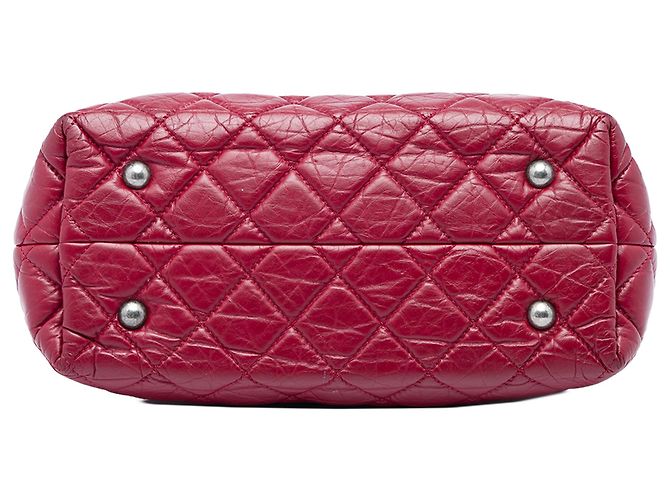 Bolsa Chanel Reissue 2.55 em couro de bezerro matelassê vermelho - vista 3