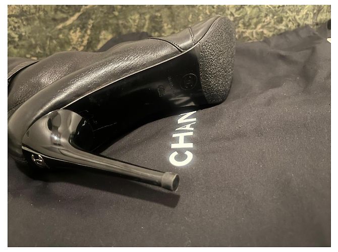 Chanel Botas Over-the-Knee em Couro Preto - vista 10