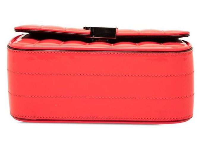 Yves Saint Laurent Borsa a tracolla con catena Saint Laurent Vicky Small in pelle verniciata - vista 3